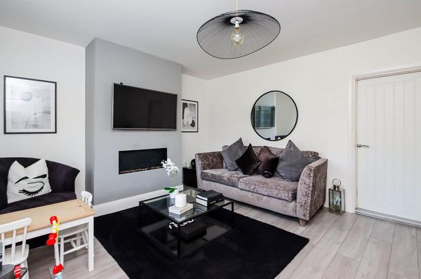 3 bedroom semi-detached house to rent - Photo 1