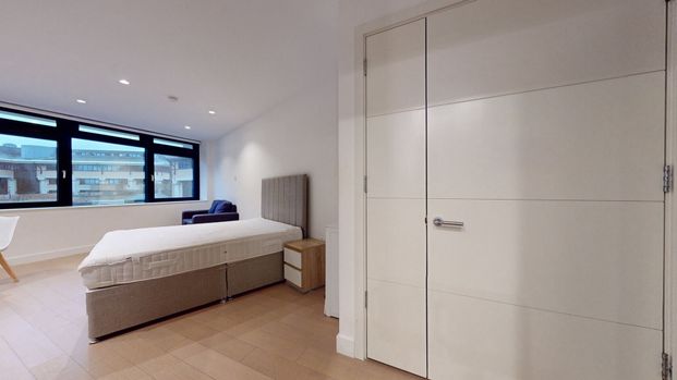 New Horizons Court, Riverbank Way, London, TW8 - Photo 1