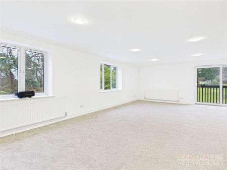 The Courtyard, Liverpool, L18 - Photo 2