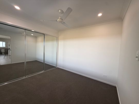 2/15 Kashmir Circuit, Greenbank QLD 4124 - House For Rent | Domain - Photo 1