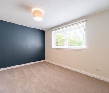 2 bedroom ground floor flat to rent - Photo 3