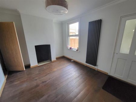 2 bedroom terraced house to rent - Photo 2