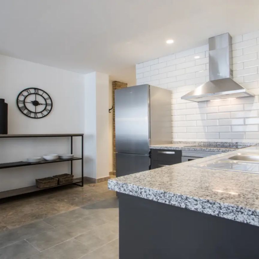 2-bedroom apartment for rent in El Grau, Valencia. - Photo 1