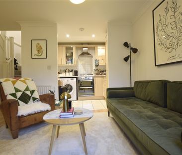 Greenacre Way, Bishops Cleeve, Cheltenham, Gloucestershire, GL52 - Photo 3