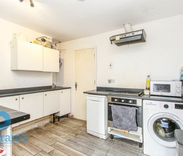 4 bed Mid Terraced House for Rent - Photo 2