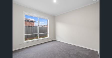 Contemporary Elegance and Family Comfort - Photo 5