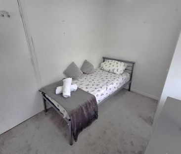 Flowersburn, Bournemouth, BH1 - Photo 5