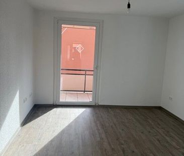 Frisch renoviert: zentrale 2-Zimmer-Wohnung - Photo 1