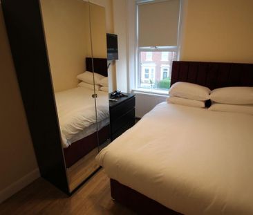 6 bedroom house to rent - Photo 1