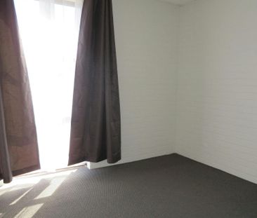 FRESHLY UPDATED 2 BEDROOM UNIT IN THE HEART OF THE CBD! - Photo 6