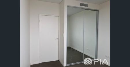 Modern 3-Bedroom Apartment with Spacious Courtyard - Prime Location! **1-week free rent**!!! - Photo 4