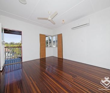 SPACIOUS 3 BEDROOM HOME 150M TO WESTFIELD - Photo 4