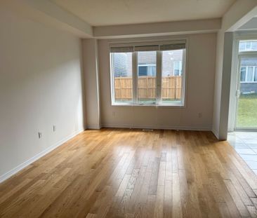 For Lease - 51 Esther Crescent, Thorold, Ontario - Photo 1