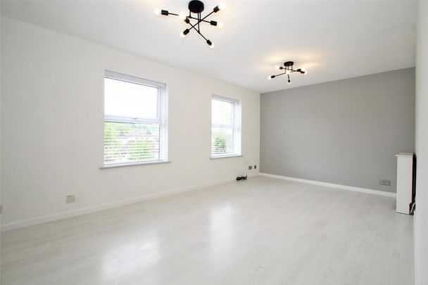 Lower Furney Close, High Wycombe - Photo 1