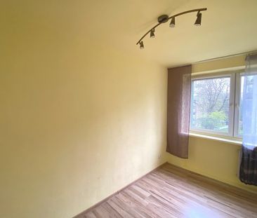 ŚLĄSKIE, Bielsko-Biała m., Bielsko-Biała, Osiedle Słoneczne - Zdjęcie 2