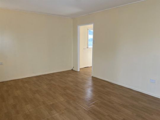 Charming Refurbished Timber Home – Move-In Ready! - Photo 1