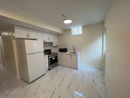 For Lease - 447 Grindstone Trail Unit# Bsmt, Oakville, Ontario - Photo 5