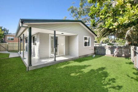 Two-Bedroom Granny Flat with Private Garden - Photo 2