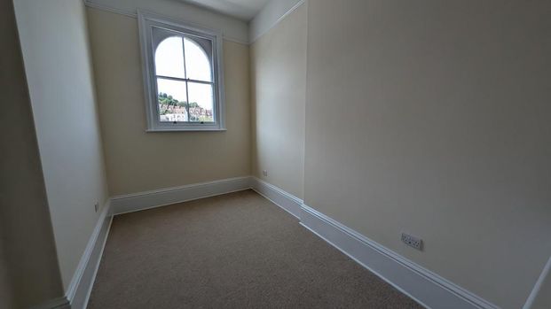 5 bedroom flat to rent - Photo 1