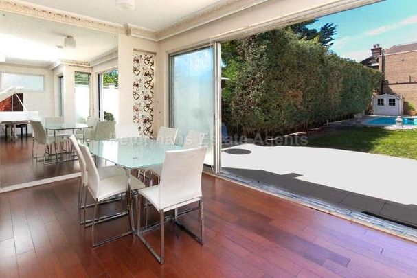 Penshurst Gardens, Edgware, HA8 - Photo 1