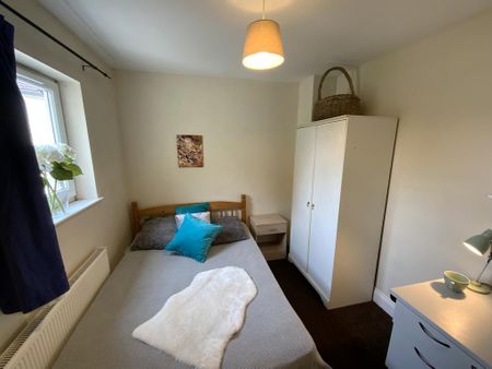 7 bedroom detached house to rent - Photo 5