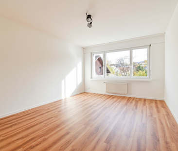 Helle, frisch renovierte 4-Zimmerwohnung mit Balkon und moderner Au... - Foto 3