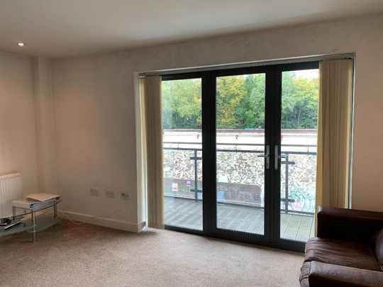 Studio to rent - Photo 1