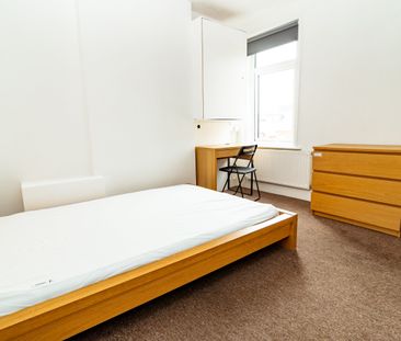 1 bed house / flat share to rent in Wolverton Road, Bournemouth, BH7 - Photo 3