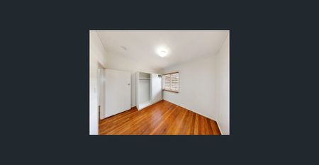 Perfect Family Home with Large Yard, Side Access for Caravan and Solar - Photo 5