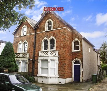 2 bedroom Maisonette to let - Photo 6