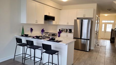 For Lease - 2135 Speare Court, Innisfil, Ontario - Photo 4