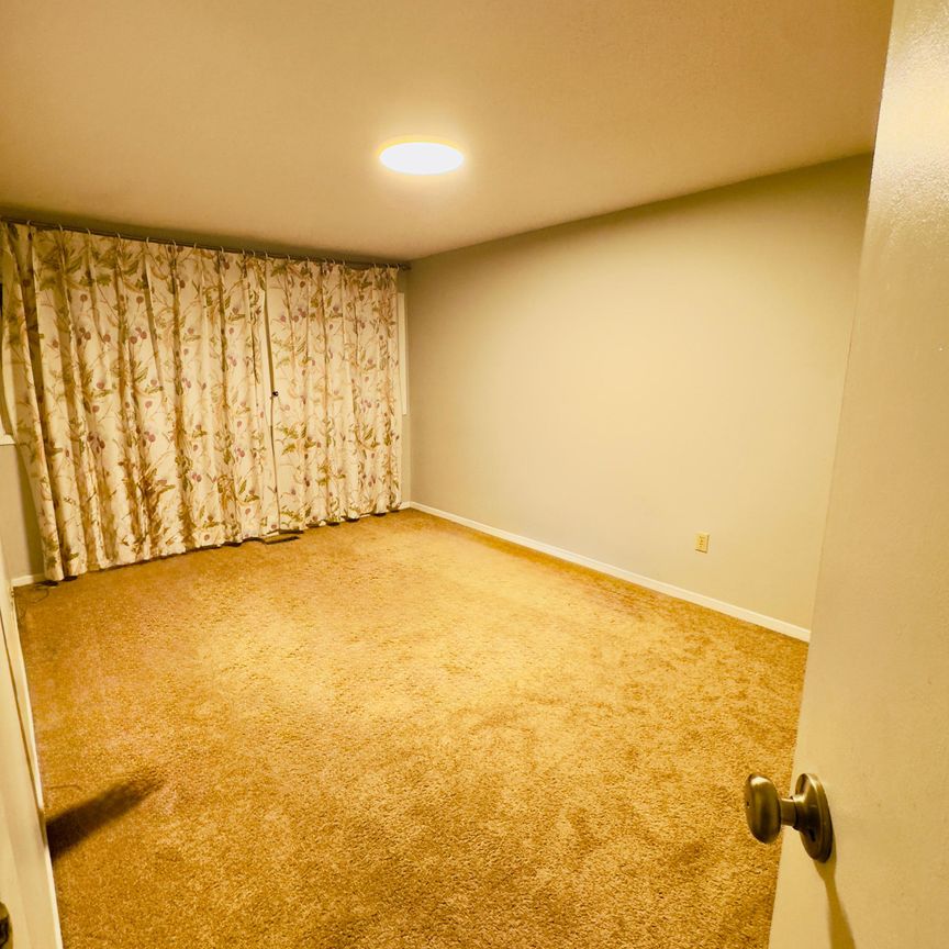 For Lease - 2676 Folkway Drive Unit# 44, Mississauga, Ontario - Photo 1