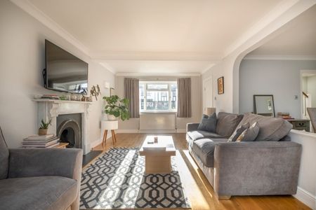 4 bedroom detached house to rent - Photo 3