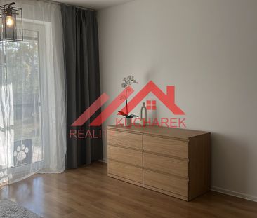 PONUKA PRENÁJMU: Moderný 2-izbový byt so záhradkou, terasou a parko... – Fotografia 4