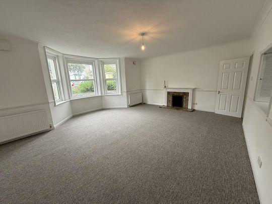 2 bedroom ground floor flat to rent - Photo 1