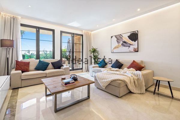 Alquiler de piso en Urbanización Los Arqueros - Photo 1