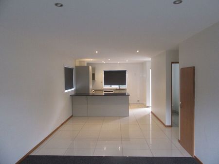 Great location, modern townhouse 3 bedrooms - Photo 3