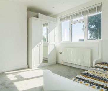 5 bedroom semi-detached house to rent - Photo 5