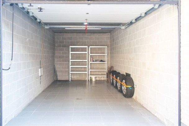 2 Kamer appartement met garagebox in Merchtem centrum - Photo 1