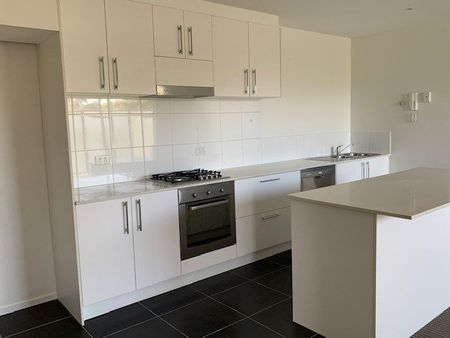 SUN DRENCHED 2 BEDROOM BEAUTY IN HOT SPOT! - Photo 5