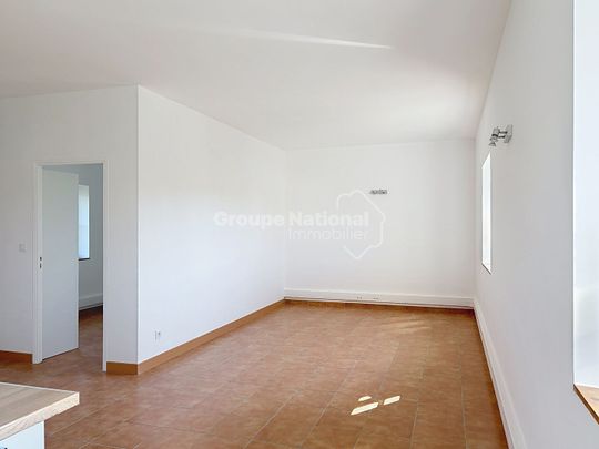 Appartement t2 en 1er étage Berre L'étang, - Photo 1