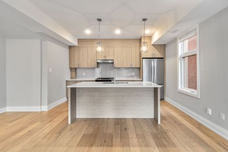 507 Churchill Avenue North - 1 - Photo 2