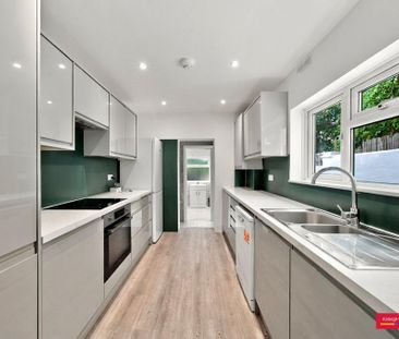 3 bedroom terraced house to rent - Photo 4