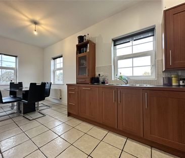 30, Stoneleigh Court, Leeds, LS17 8FN - Photo 4