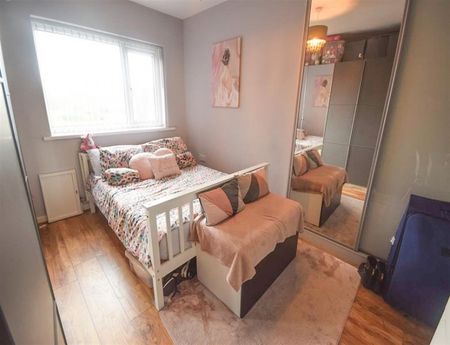 2 Bedroom End Terrace To Let - Photo 5