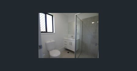 Modern 3Bed Home in Loganlea 6Month Lease from 01/12/2025 - Photo 5