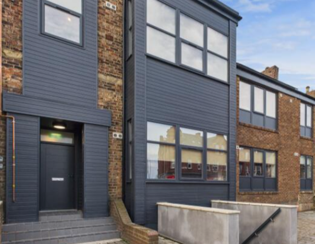 North Bridge Street Room 13 - First Floor - Photo 1