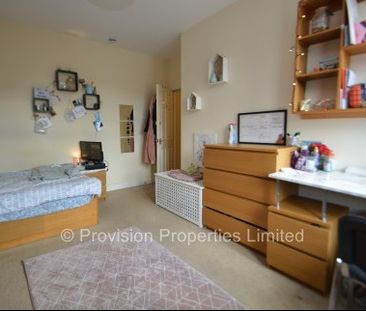 10 Bedroom House in Headingley - Photo 2