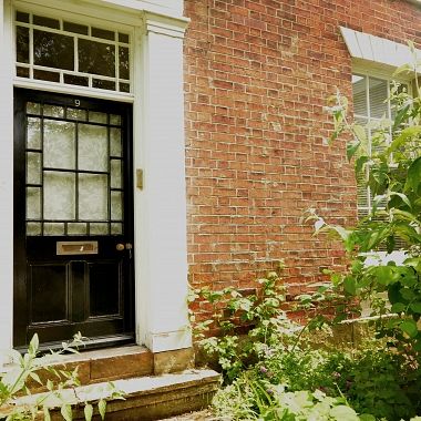 Huge Six Bedroom House - Photo 4