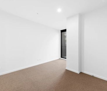 Well-designed and located in prime position - Photo 2